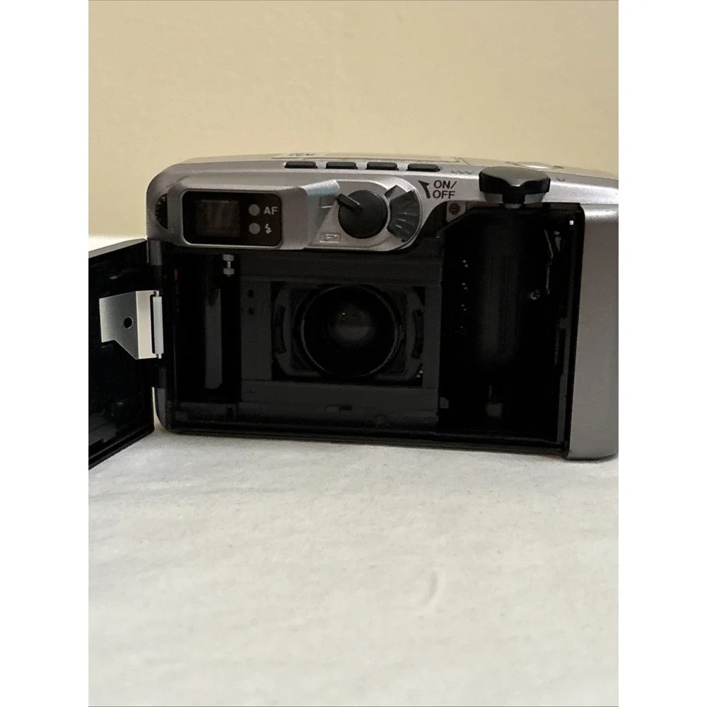 Pentax IQZoom 130M 35mm Film AF Point & Shoot Camera 38-130mm Silver
